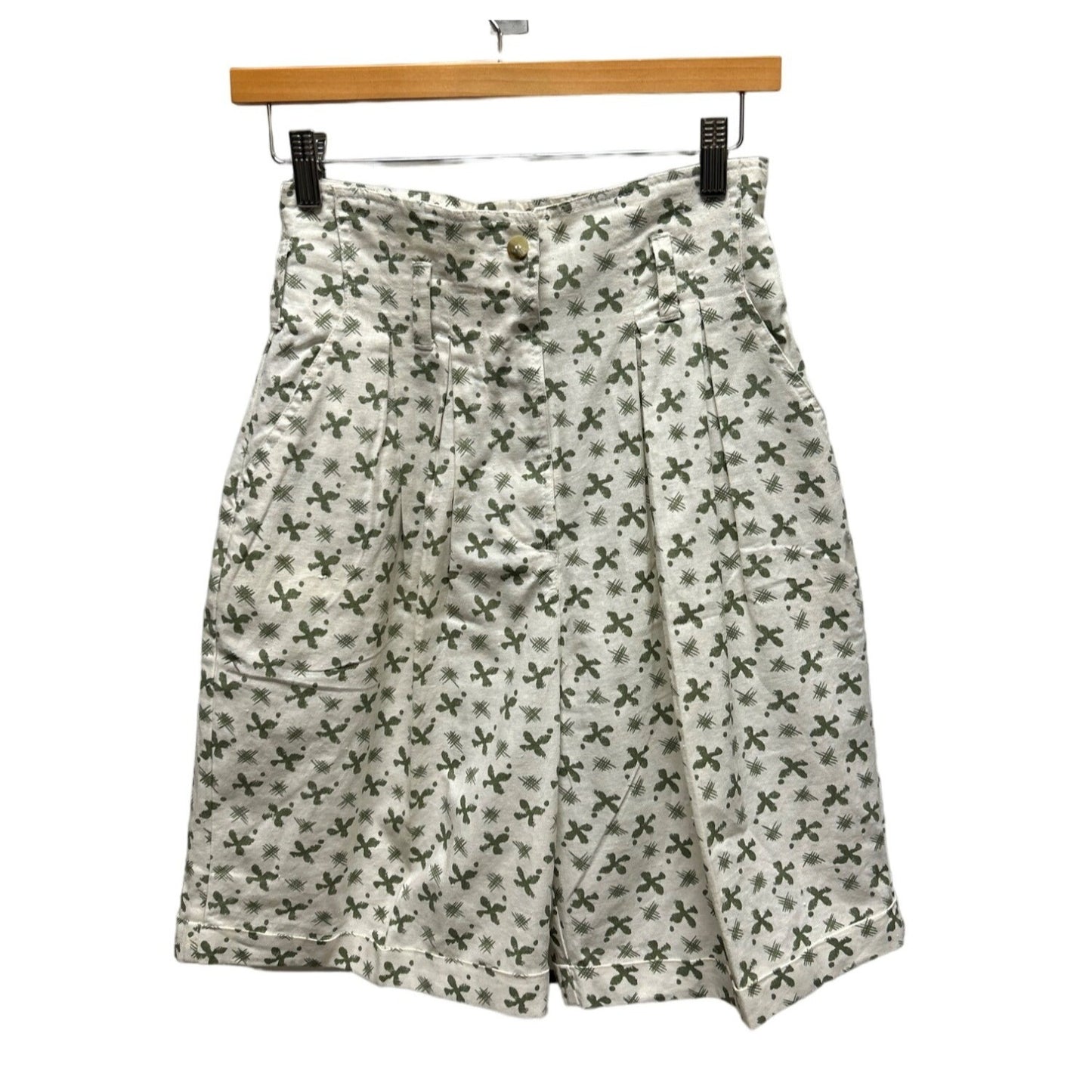 Kyoto Kasual Vintage 80's High Waist Pleated Front White & Green Floral Bermuda Shorts