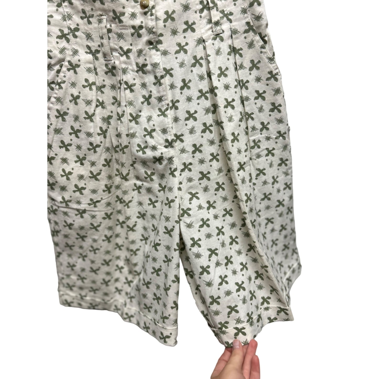 Kyoto Kasual Vintage 80's High Waist Pleated Front White & Green Floral Bermuda Shorts