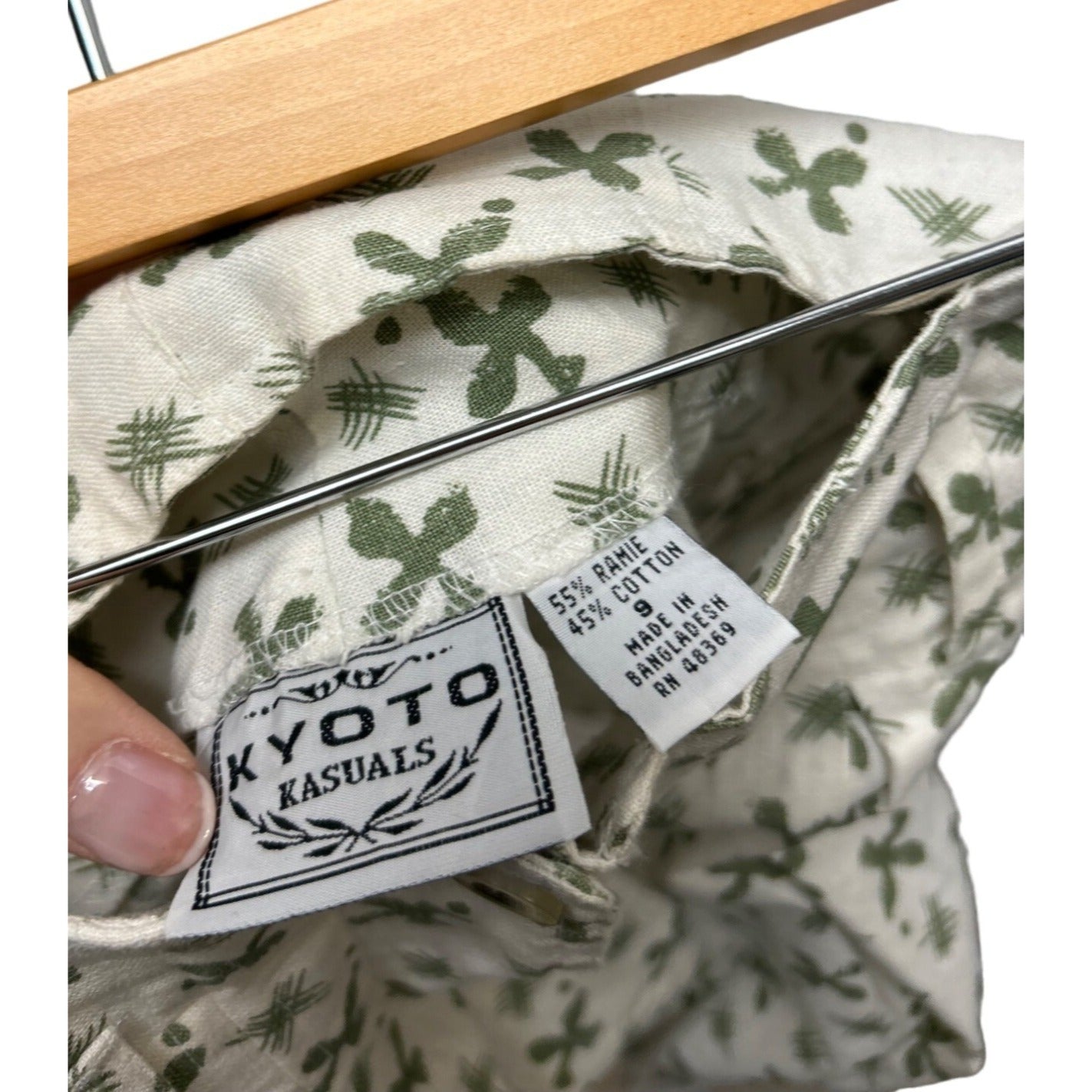Kyoto Kasual Vintage 80's High Waist Pleated Front White & Green Floral Bermuda Shorts