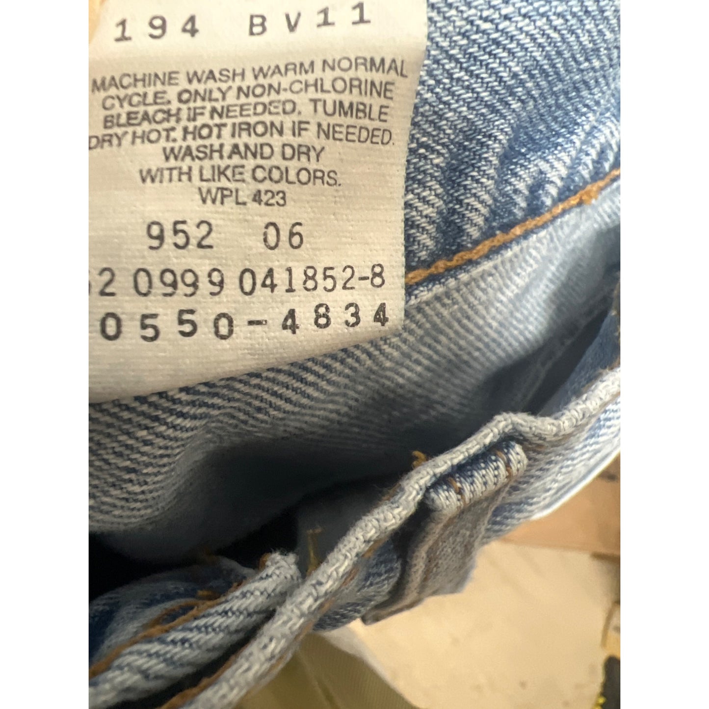 Levi's Vintage 90's 550 Relaxed Fit Tapered Jeans 34x32