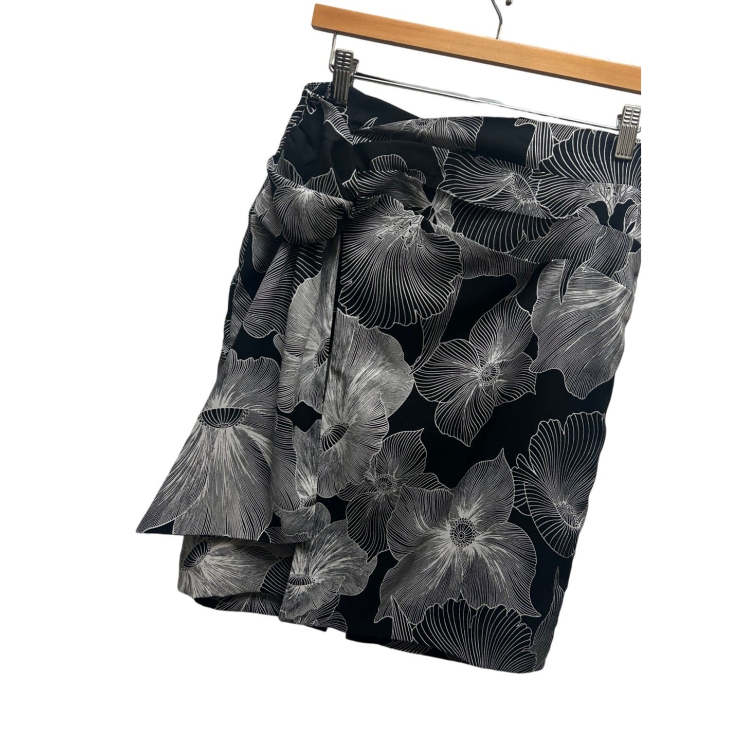 Loft Black & White Floral Faux Wrap Tropical Pencil Skirt with Ruffle