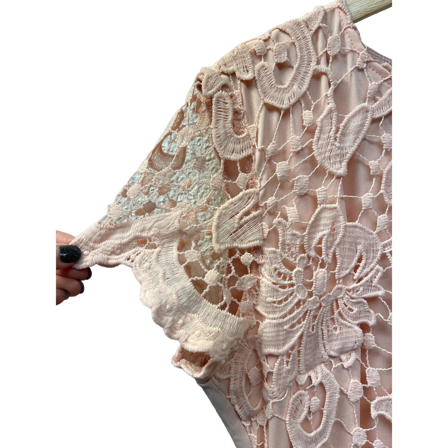 AX Paris NWT Pink Lace Crochet Overlay Sheath Dress with Scuba Back