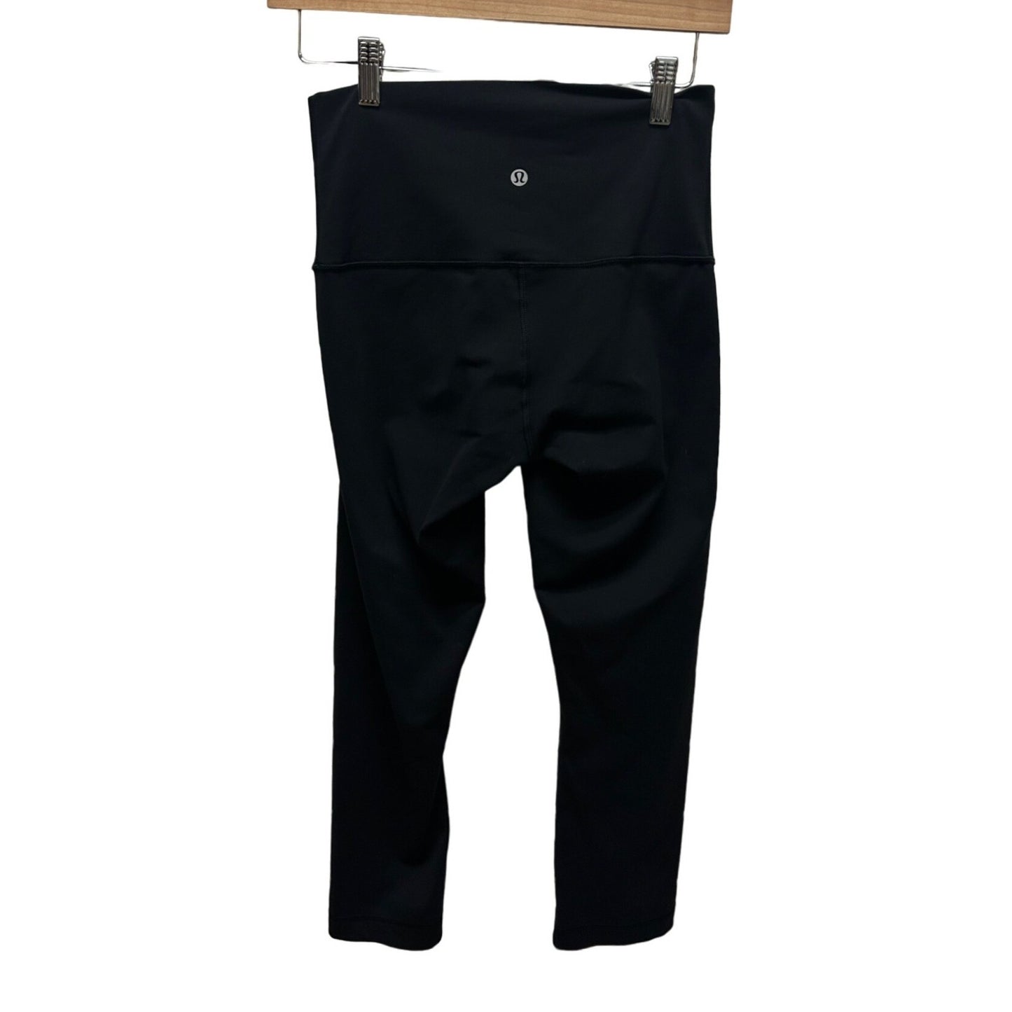 Lululemon Black Mid Rise Stretch Capri Work Out Leggings