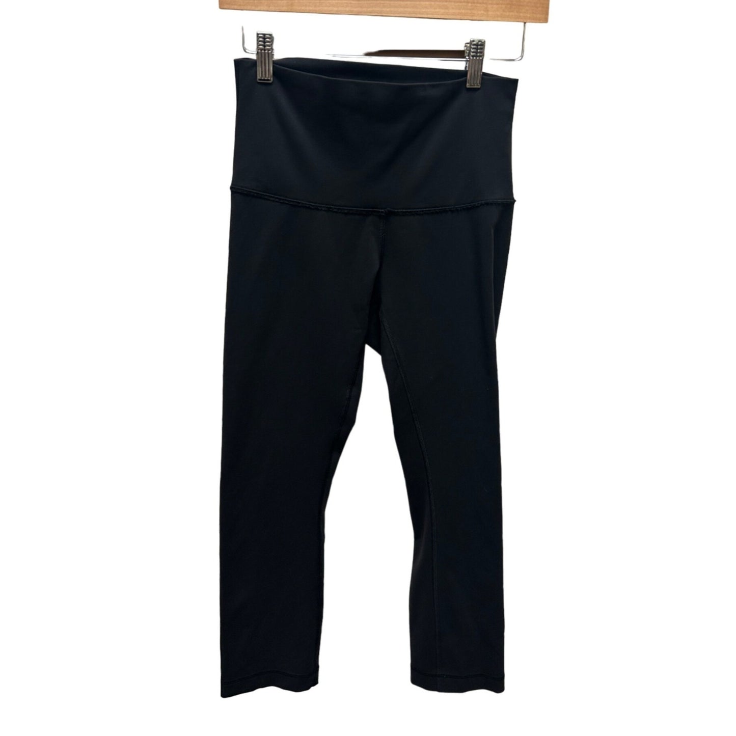 Lululemon Black Mid Rise Stretch Capri Work Out Leggings