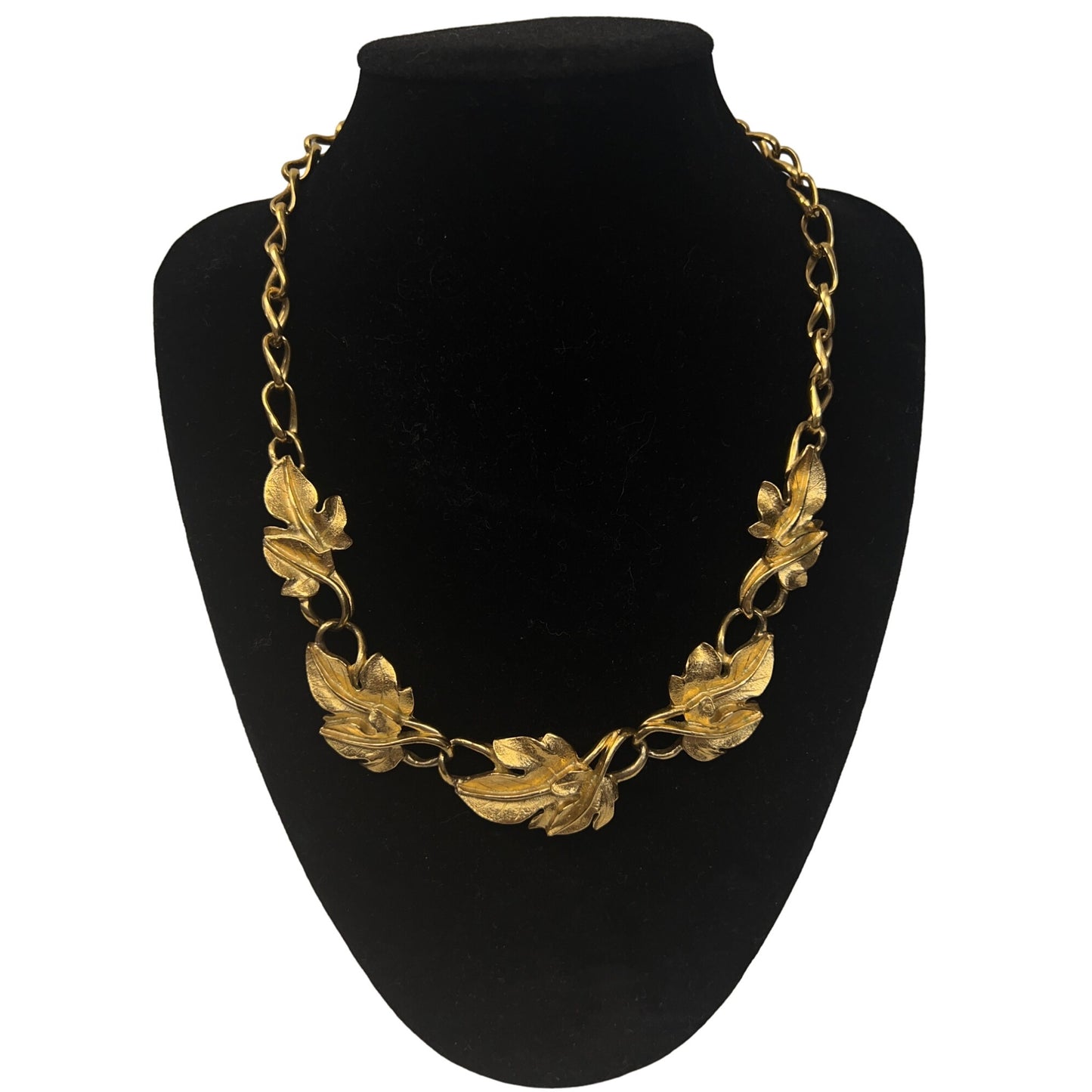 Trifari Vintage Kunio Matsumoto Gold Tone Ivy Leaf Necklace