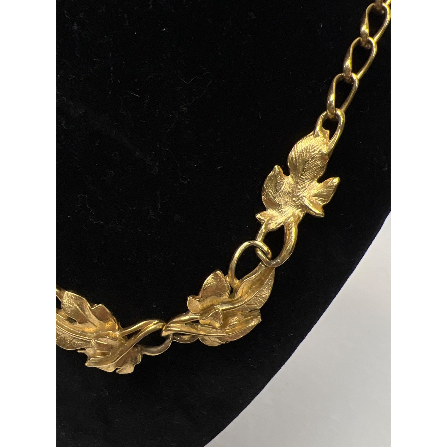 Trifari Vintage Kunio Matsumoto Gold Tone Ivy Leaf Necklace