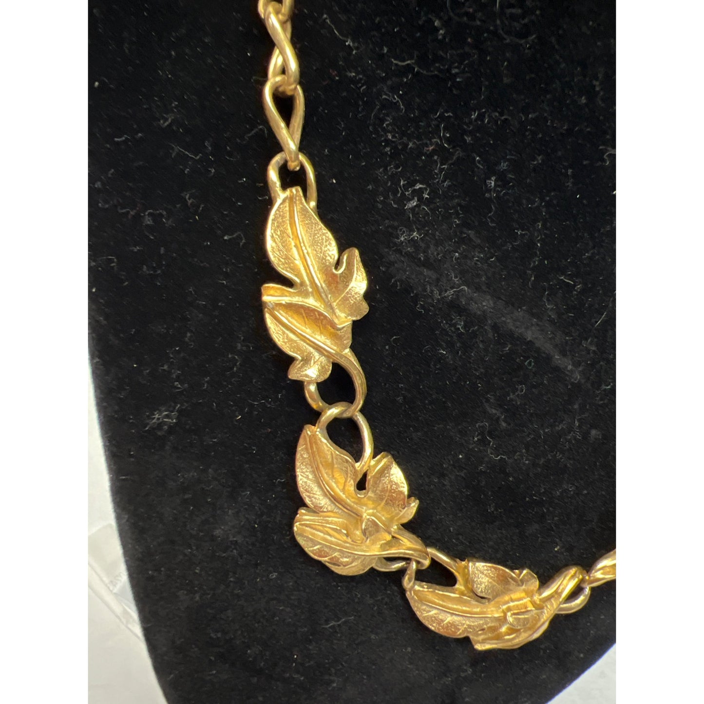 Trifari Vintage Kunio Matsumoto Gold Tone Ivy Leaf Necklace