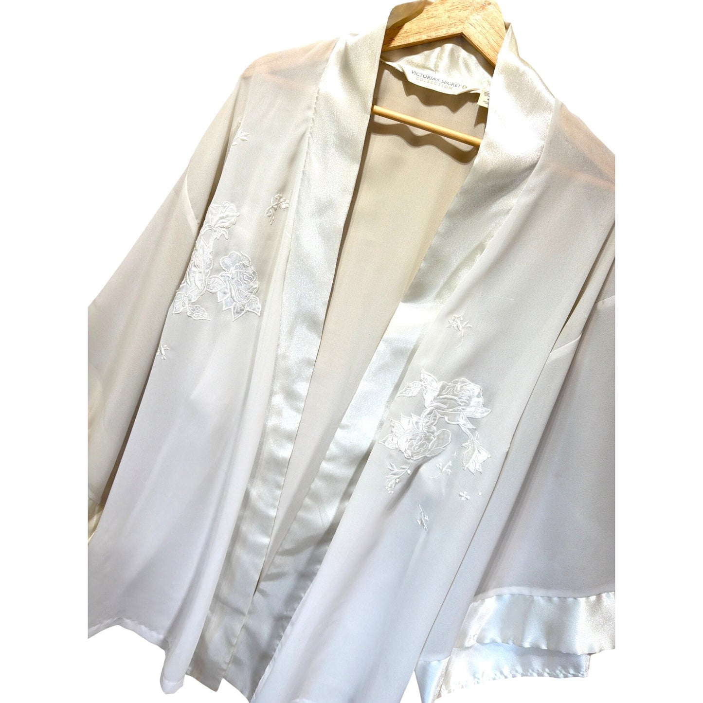 Victorias Secret Collection Gold Label Vintage 90s Embroidered White Ciffon Satin Kimono Robe