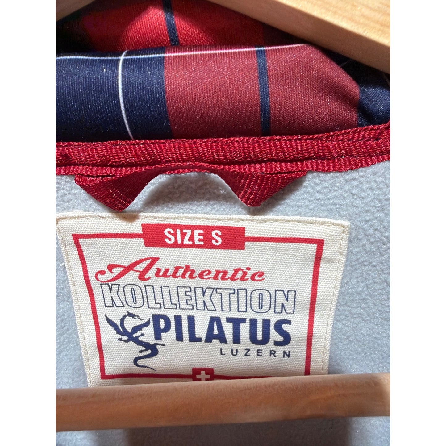 Authentic Kollektion Pilatus Hooded Jacket S Gray Softshell With Red Plaid Accents & Zippered Pockets
