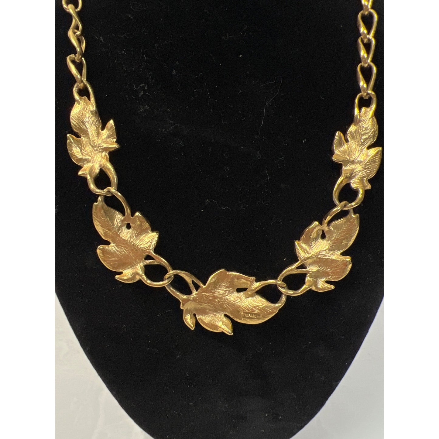 Trifari Vintage Kunio Matsumoto Gold Tone Ivy Leaf Necklace