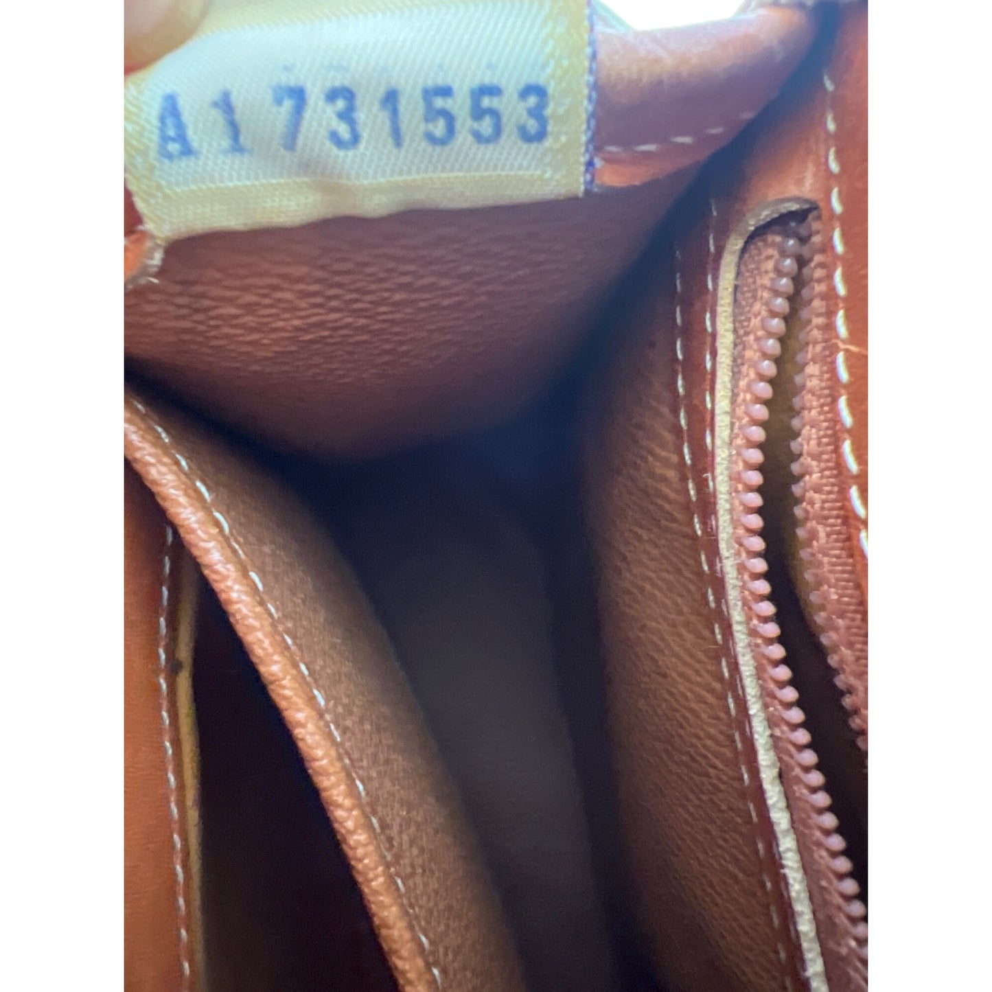 Dooney & Bourke Vintage Navy & Brown Pebble Leather Crossbody Bag With Adjustable Strap All-Weather Leather