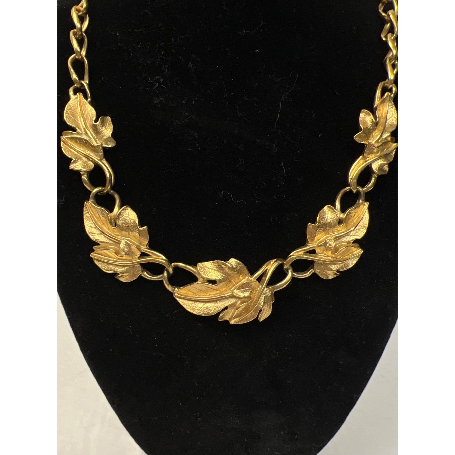 Trifari Vintage Kunio Matsumoto Gold Tone Ivy Leaf Necklace