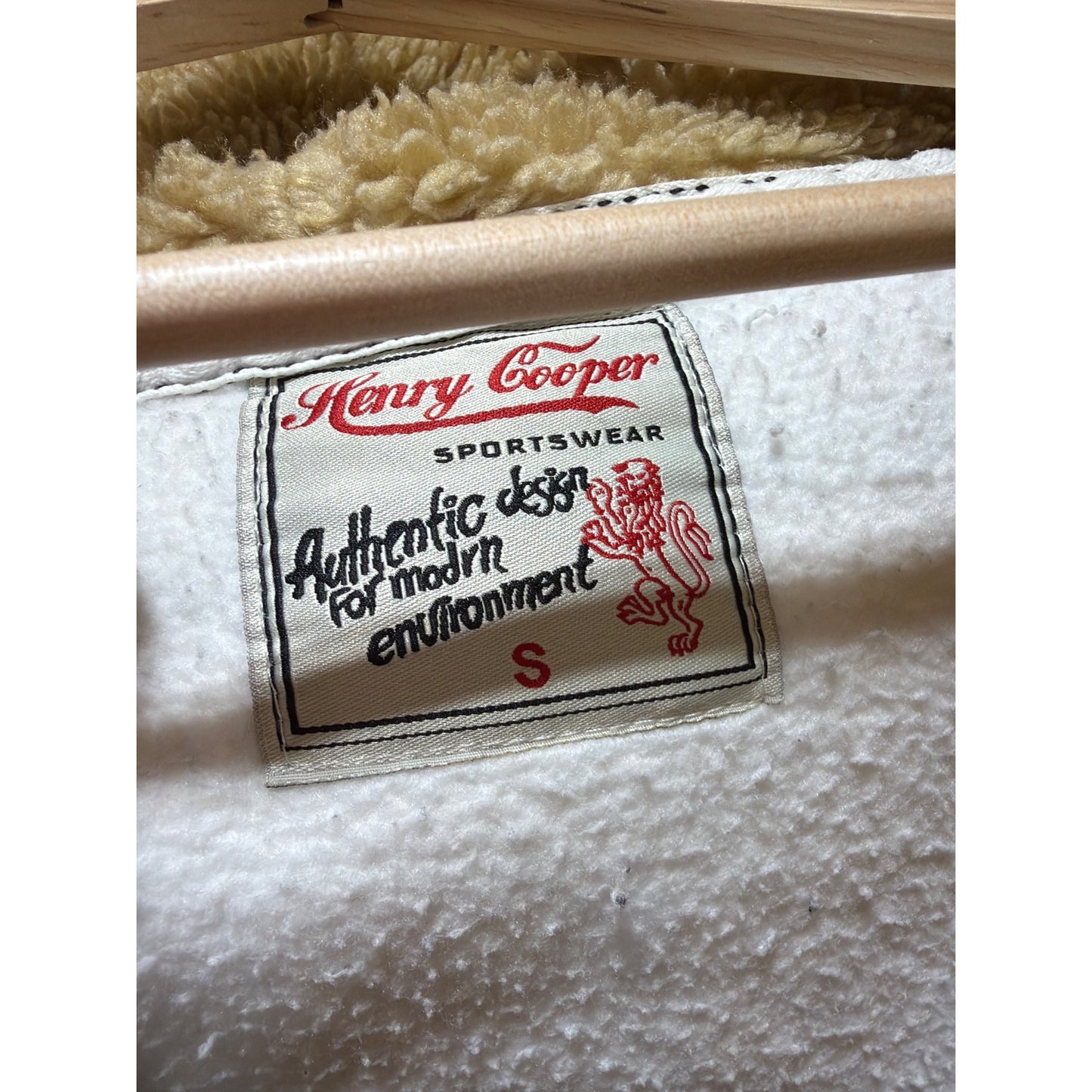 Henry Cooper Sportswear Vintage Y2K White Tan Sherpa Lined Hoodie Jacket With Quilted Panels
