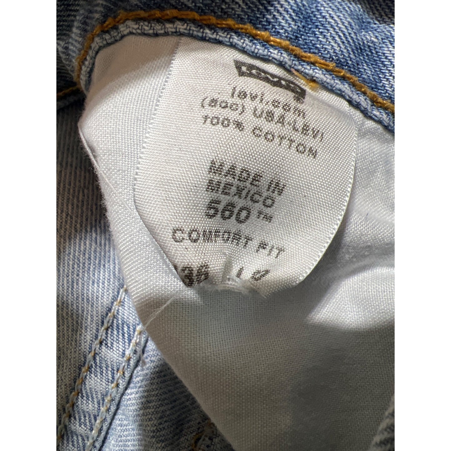 Levis 560 Comfort Fit Light Wash Jeans 36x30 Relaxed Tapered Leg Vintage Y2K Denim