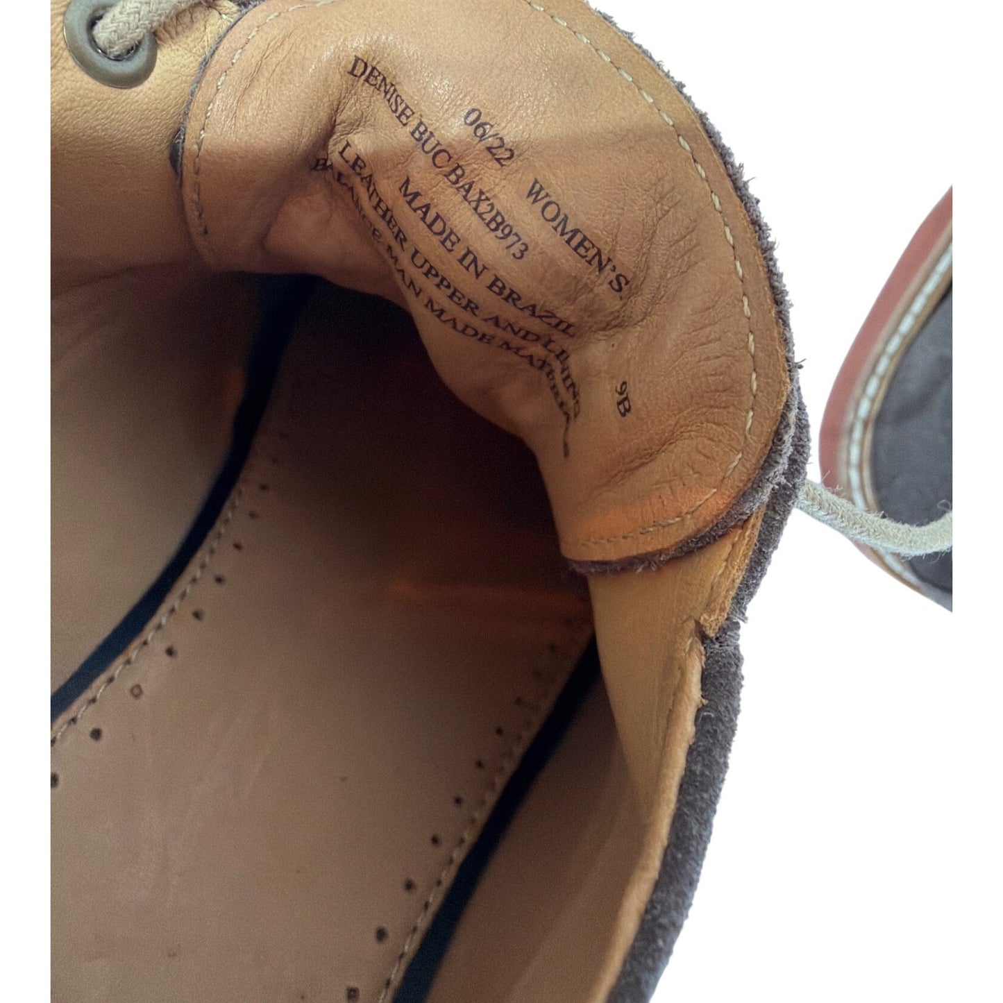 GH Bass & Co NWOT Gray Suede Derby Shoes With Contrasting Orange Sole