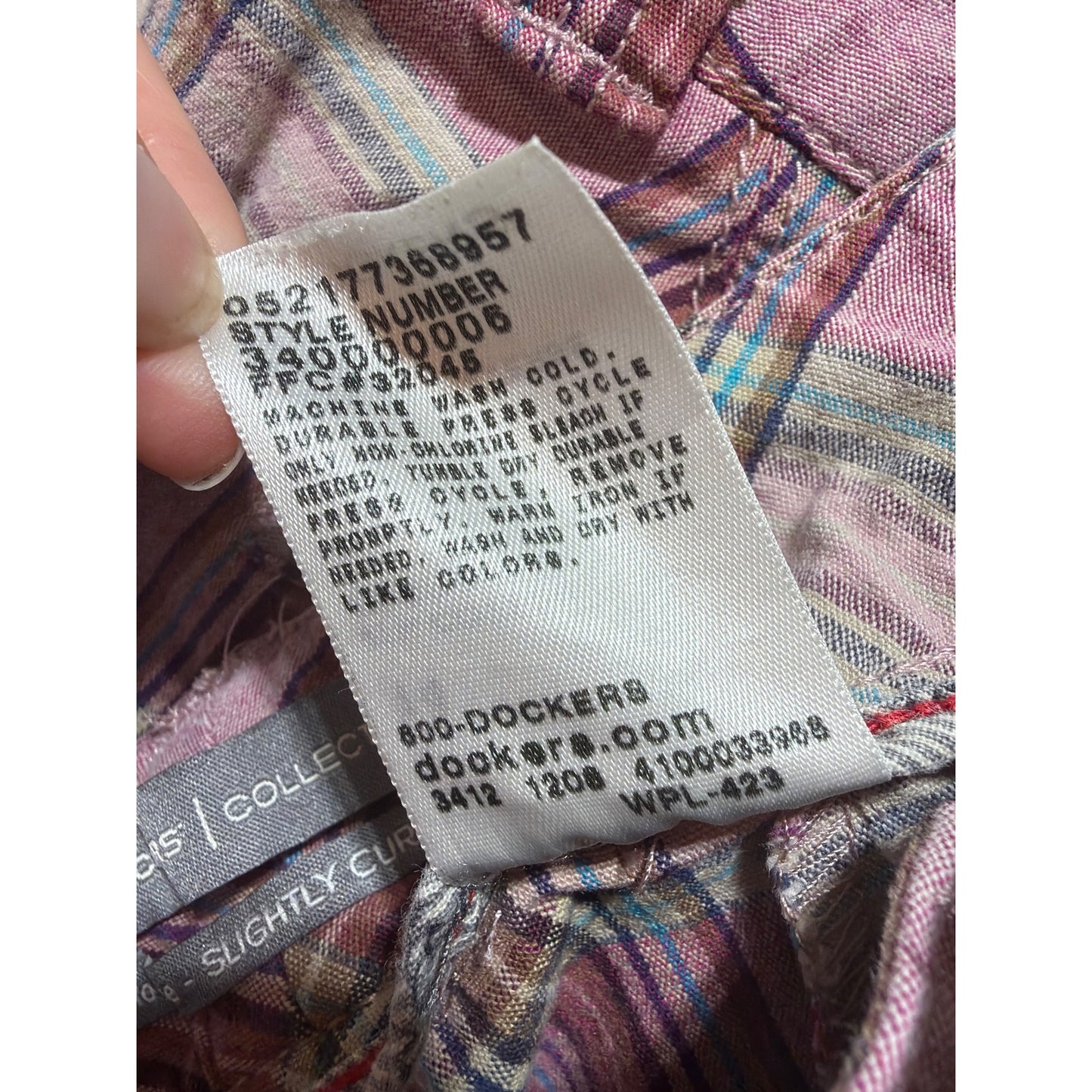 Dockers Collection Low Rise Slightly Curvy Pink & Tan Plaid Bermuda Chino Shorts Womens Size 12