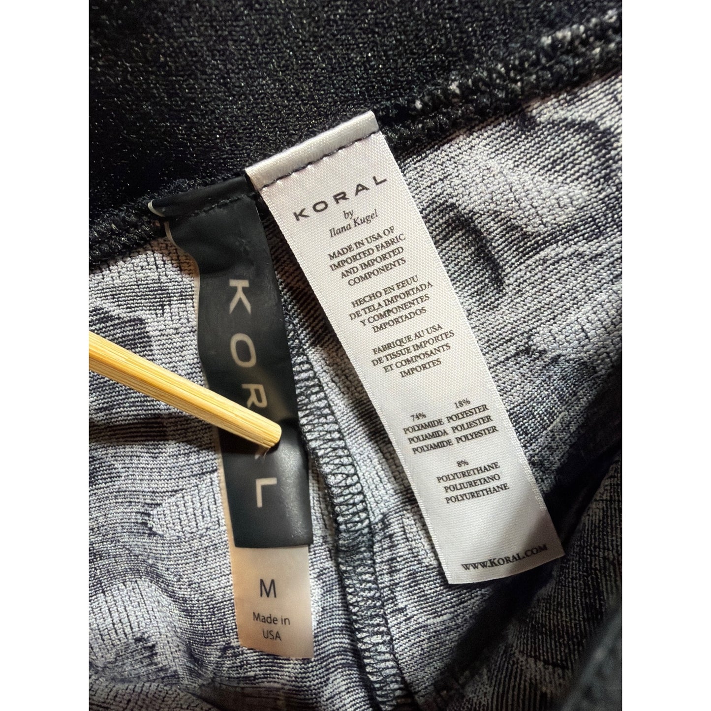 Koral Black & Gray Camo Knockout Cropped Leggings Womens Activewear Size M